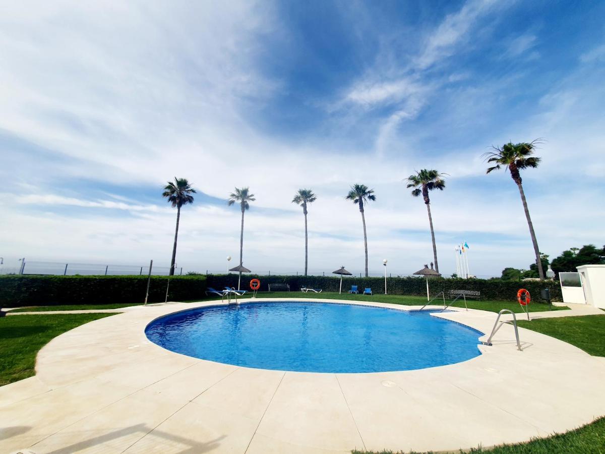 Luna Seafront Apartament