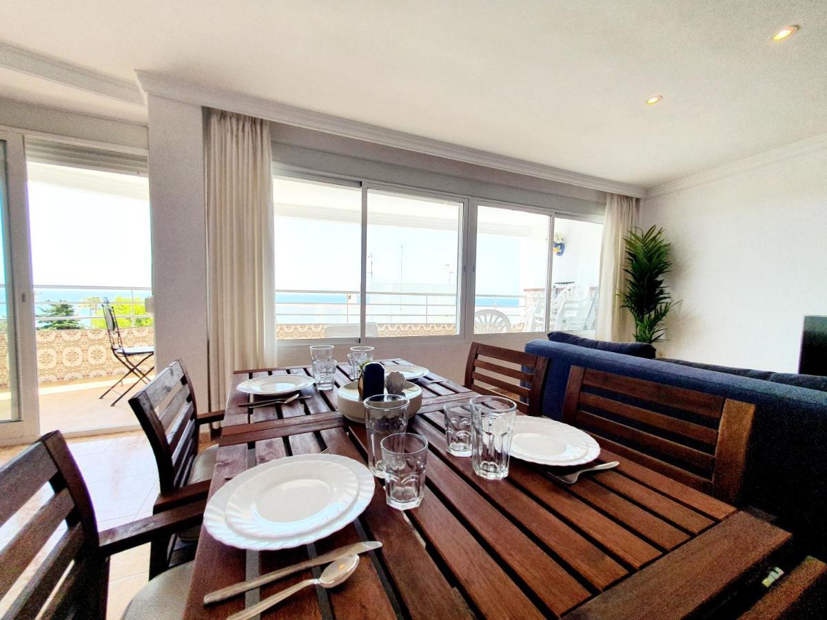Luna Seafront Apartament