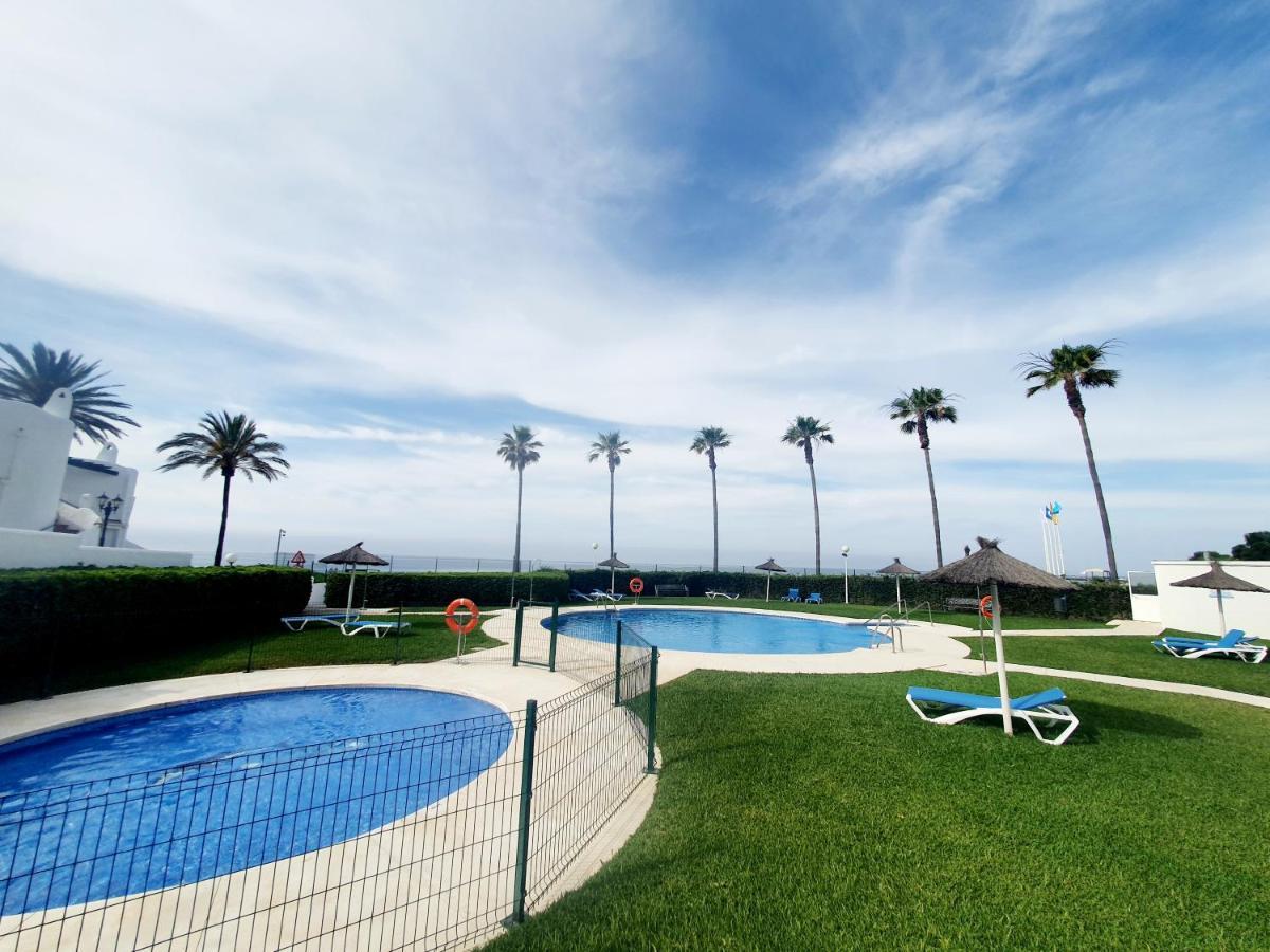 Luna Seafront Apartament Marbella